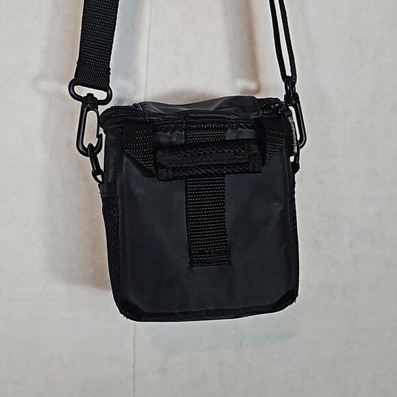 Case Logic Black/Blue small Zip up Digital Camera case/pouch with shoulder strap - Picture 5 of 7